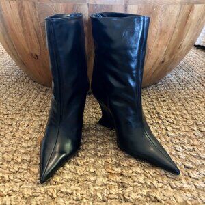Schutz Siena Leather Bootie Pointed Toe Size 9